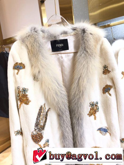 フェンディ 秋ファションのトレンド　FENDI　一番おしゃれ秋冬トレンド　ハーフコート　2019秋に注目したい
