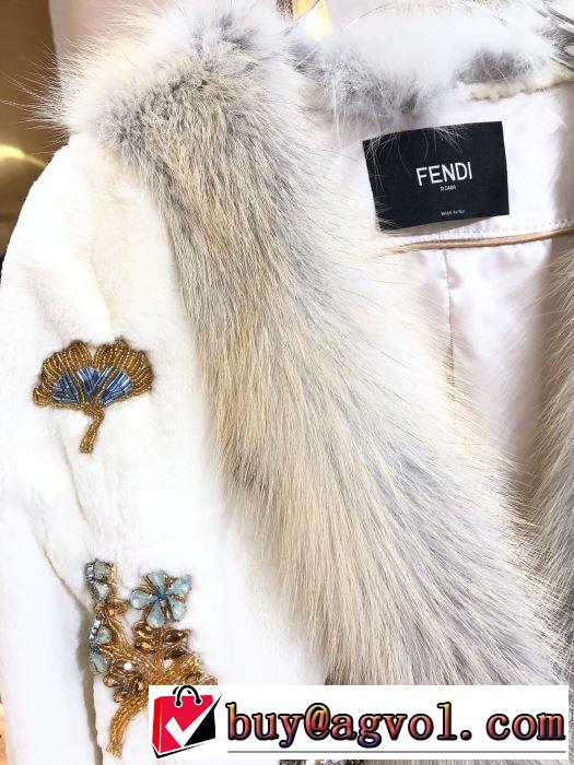 フェンディ 秋ファションのトレンド　FENDI　一番おしゃれ秋冬トレンド　ハーフコート　2019秋に注目したい