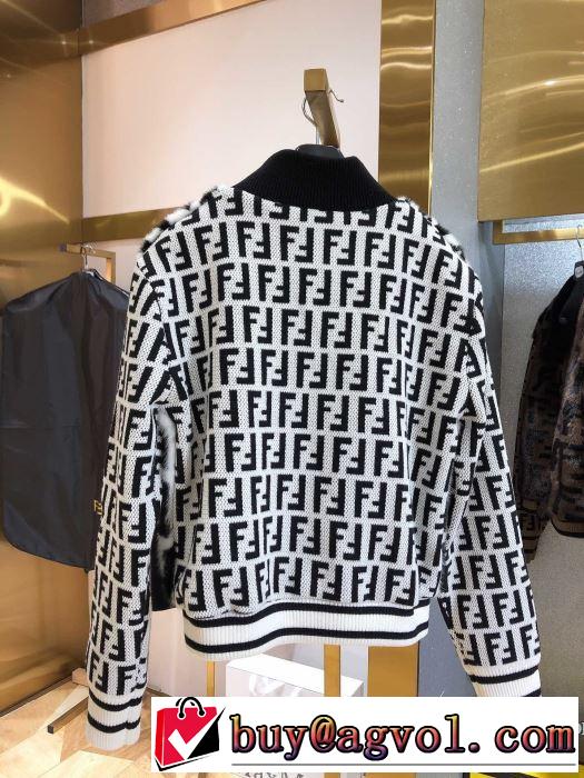 最速2019秋冬トレンドブランド　フェンディ FENDI　シンプルに着こなしたい　ハーフコート　今年らしい新しい人気色