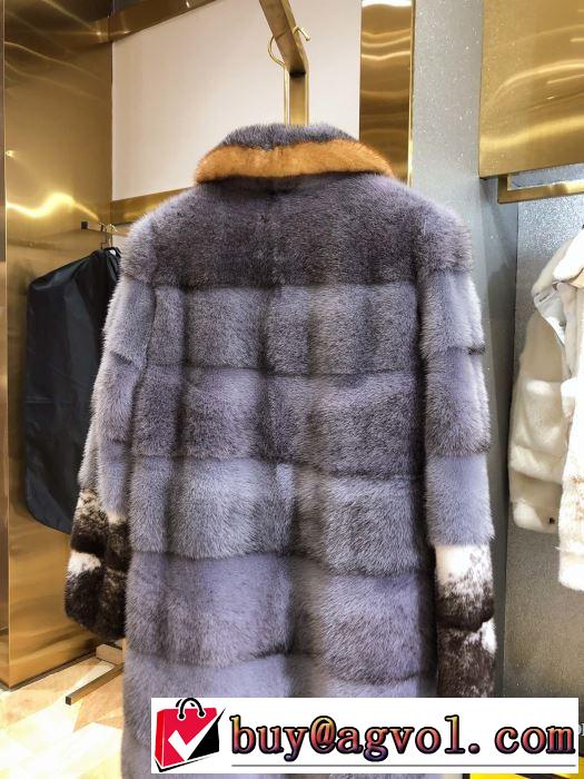 コート　おしゃれでおすすめ今季トレンド　フェンディ 今季トレンドをうまく取り　FENDI　2019トレンドファッション新品　