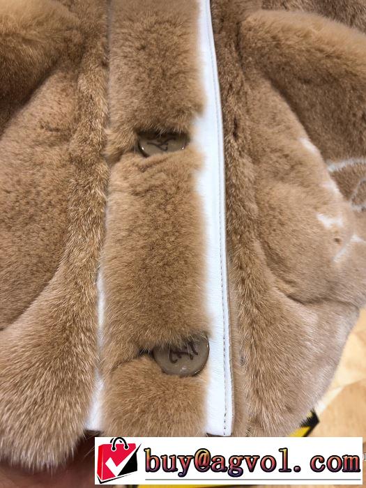 オシャレスタイルが今年流　フェンディ FENDI　2019-20秋冬取り入れやすい　ハーフコート　支持率が高い秋冬最新作