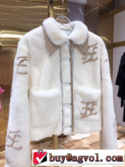 フェンディ最新作おすすめしたい秋冬　 FENDI　おしゃれ感度が高い秋冬トレンド　ハーフコート　先取り 2019/2020秋冬ファッション