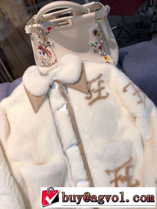 FENDI　　寒い季節トレンド上品　フェンディ 2019?2020秋冬流行色紹介　フード付きコート　今年の秋冬のトレンド激安セール