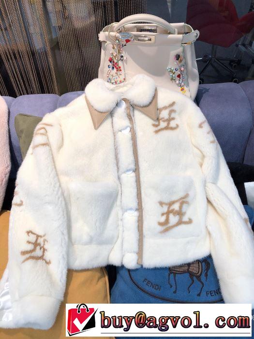 FENDI　　寒い季節トレンド上品　フェンディ 2019?2020秋冬流行色紹介　フード付きコート　今年の秋冬のトレンド激安セール