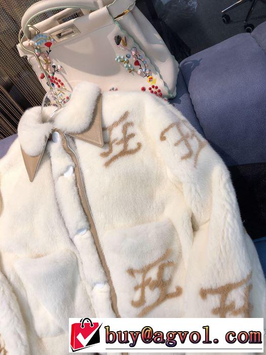 FENDI　　寒い季節トレンド上品　フェンディ 2019?2020秋冬流行色紹介　フード付きコート　今年の秋冬のトレンド激安セール