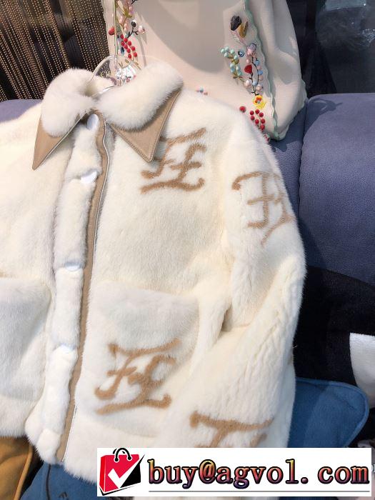 FENDI　　寒い季節トレンド上品　フェンディ 2019?2020秋冬流行色紹介　フード付きコート　今年の秋冬のトレンド激安セール