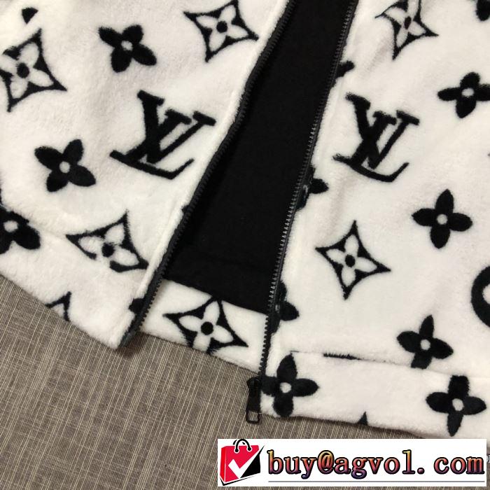 ルイ ヴィトン 秋冬ファッションコーディネート　LOUIS VUITTON　最重要！2019秋冬トレンド　ハーフコート　人気ファッション雑誌でも掲載