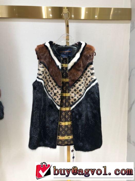 おしゃれに秋を迎えるために　ルイ ヴィトン LOUIS VUITTON　2019トレンドカラー秋冬セール　フード付きコート　とにかく完璧ブランド新作