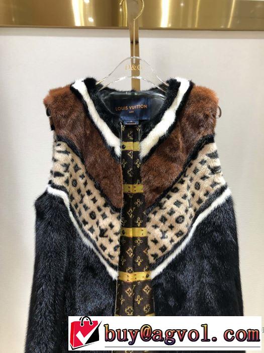 おしゃれに秋を迎えるために　ルイ ヴィトン LOUIS VUITTON　2019トレンドカラー秋冬セール　フード付きコート　とにかく完璧ブランド新作