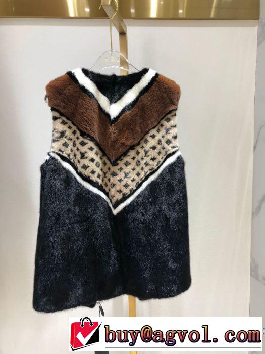 おしゃれに秋を迎えるために　ルイ ヴィトン LOUIS VUITTON　2019トレンドカラー秋冬セール　フード付きコート　とにかく完璧ブランド新作