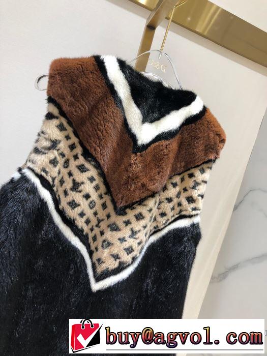 おしゃれに秋を迎えるために　ルイ ヴィトン LOUIS VUITTON　2019トレンドカラー秋冬セール　フード付きコート　とにかく完璧ブランド新作