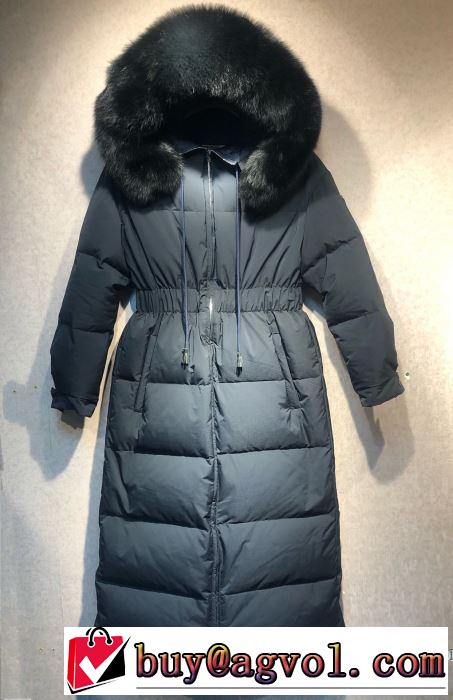 2019-20秋冬トレンドファッション　プラダ PRADA最新秋冬トレンドをチェック　 プレミアムダウンコート　秋冬流行りファション