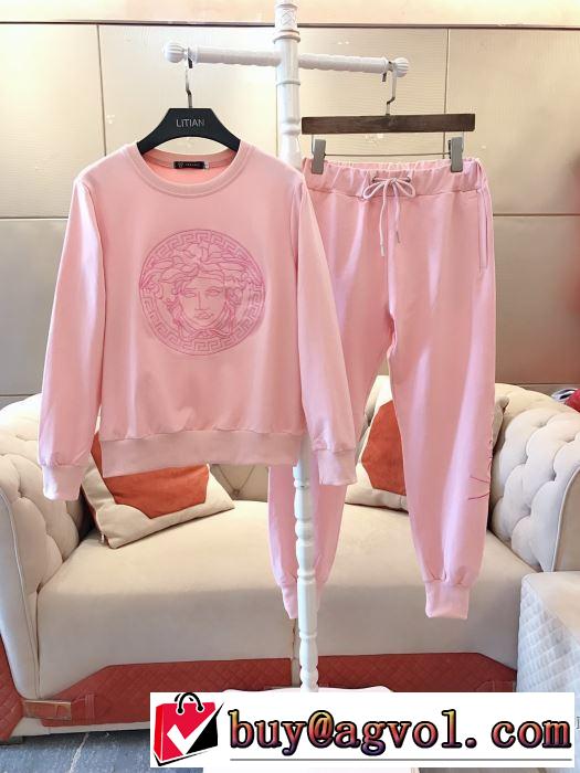 優しいのに存在感　上下セット　【最新】2019年秋冬のトレンド速報　ヴェルサーチVERSACE　ファッショントレンドを早速チェック