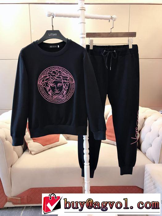 優しいのに存在感　上下セット　【最新】2019年秋冬のトレンド速報　ヴェルサーチVERSACE　ファッショントレンドを早速チェック
