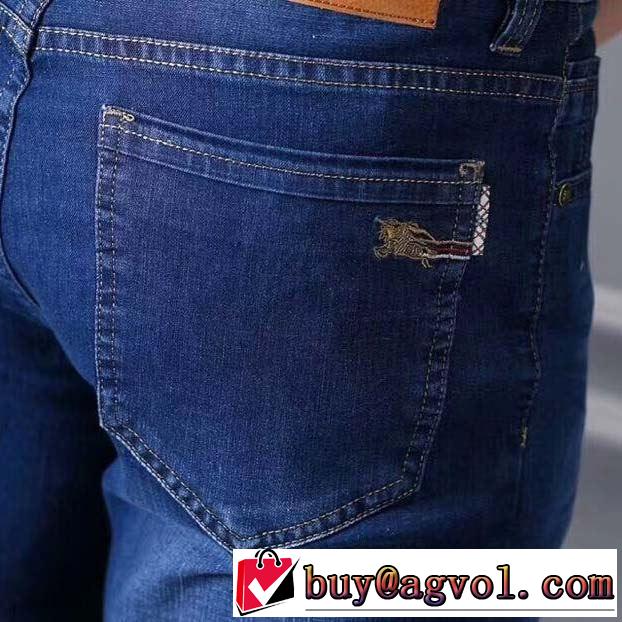 【2019年】夏のファッショ 春夏シンプルファッションでOK！バーバリー BURBERRY ブランド ジーンズ