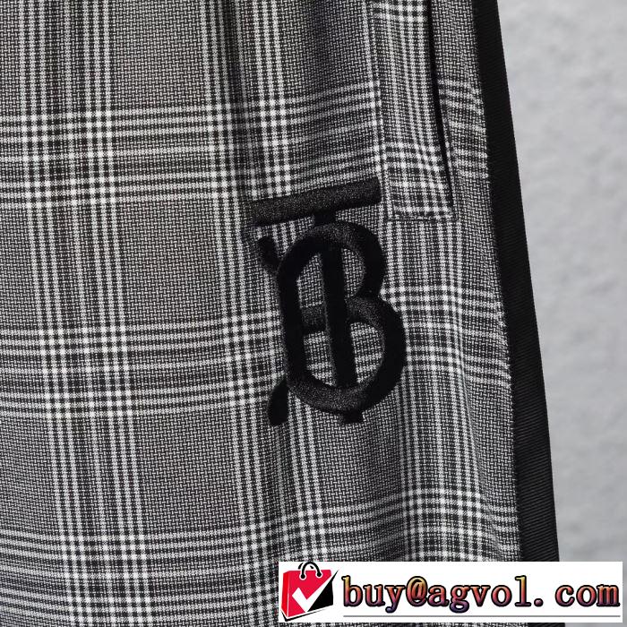 優雅で都会的な装いに仕上げ BURBERRY 大人らしく仕上げ 大人らしく仕上げジーパン パンツ バーバリー