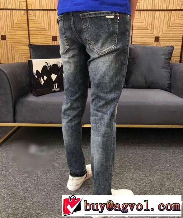デニムパンツ 大人のカジュアルスタイル モンクレール MONCLER 2019SSのトレンド商品
