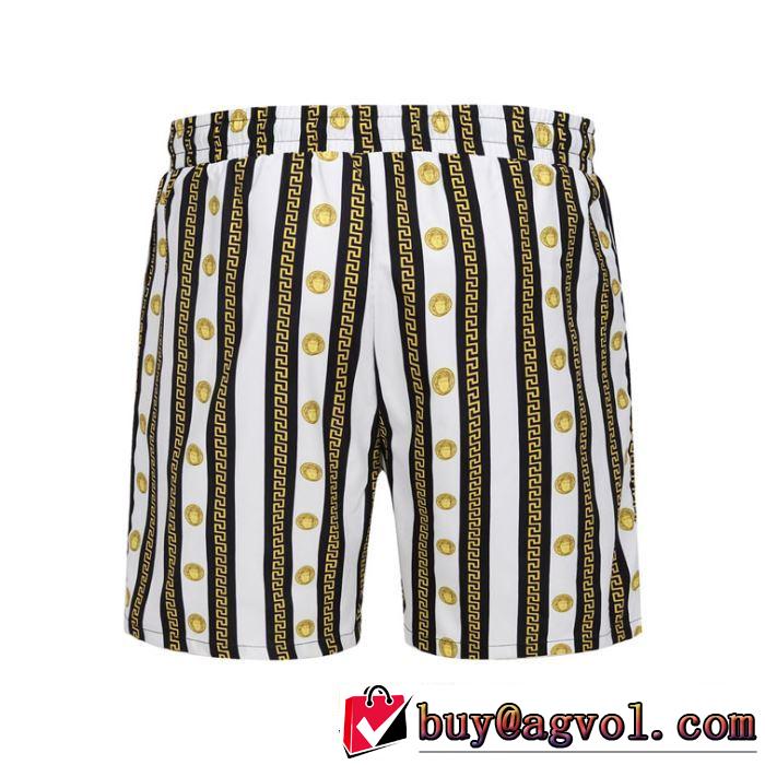 デニムパンツ 暑い今こそ活躍させたい！ 2019春夏のトレンド新商品 ヴェルサーチVERSACE