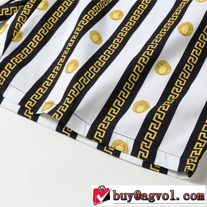 デニムパンツ 暑い今こそ活躍させたい！ 2019春夏のトレンド新商品 ヴェルサーチVERSACE