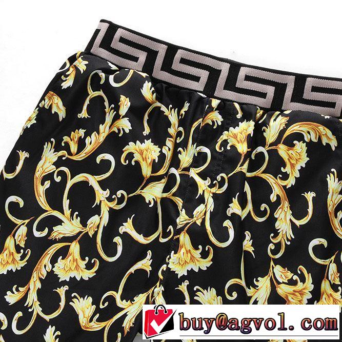 高級感が好評です 2019春夏のトレンド新商品 ヴェルサーチVERSACE デニムパンツ