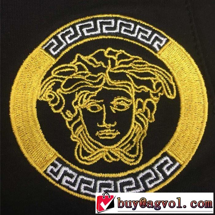 季節感をプラス人気商品 2色可選  2019年春夏のトレンドアイテム ヴェルサーチVERSACE デニムパンツ