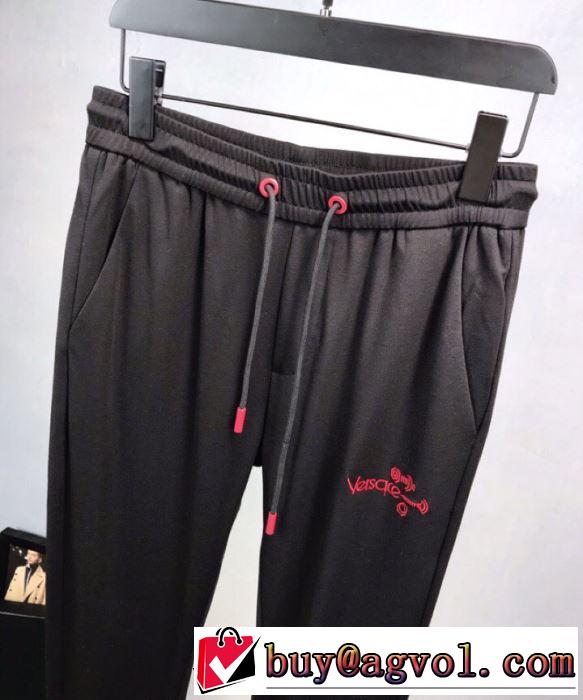 デニムパンツまずは定番！人気アイテム 2019春夏の大注目トレンド ヴェルサーチVERSACE