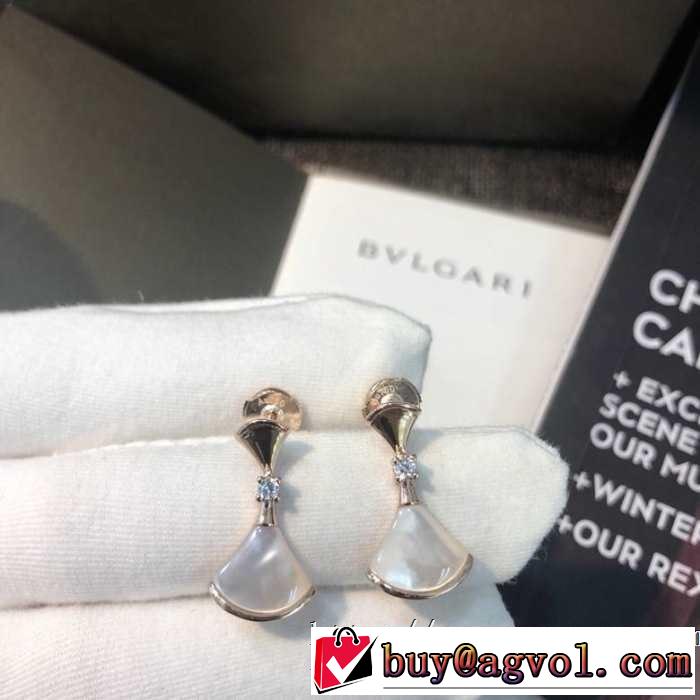 リラックス感のあるゆったり ピアス  ブルガリ BVLGARI リラックス感のある着こなし 2019夏ファション新品