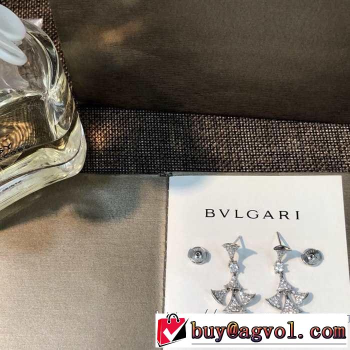 大人の可愛さを引き立て ブルガリ BVLGARI 大人カジュアル夏ファッション2019 ピアス 甘過ぎず大人な印象に 2色可選