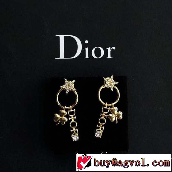 スタイルUPして着こなす ディオール DIOR 夏ファッションをおしゃれに楽しもう  ピアス 2019年春夏のトレンドアイテム 