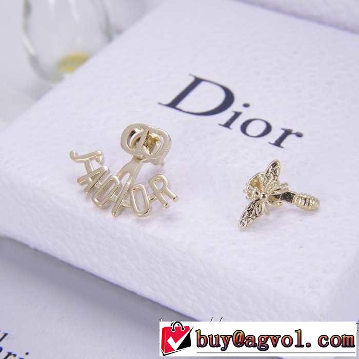 大人の可愛さを引き立て ディオール 大人カジュアル夏ファッション2019 DIOR ピアス キレイめ感が強い 