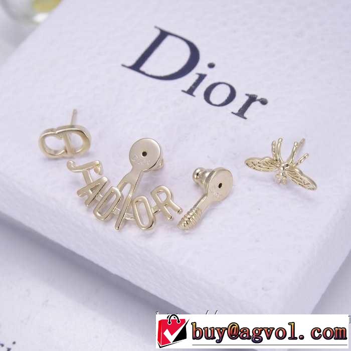 大人の可愛さを引き立て ディオール 大人カジュアル夏ファッション2019 DIOR ピアス キレイめ感が強い