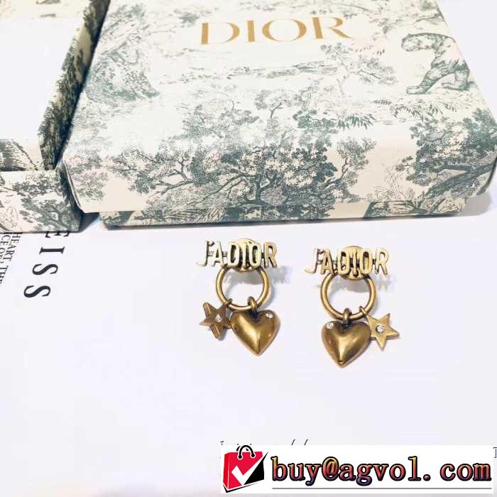 ピアス 風通しの良いフレア ディオール 甘過ぎず大人な印象に DIOR 春夏の流行り2019新品 大人の余裕が漂う
