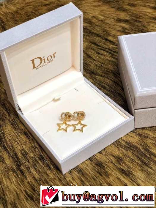 暑い今こそ活躍させたい！ディオール透け感新作がイチ推しDIOR 2019SSのトレンド商品 ピアス 夏大人気のアイテム