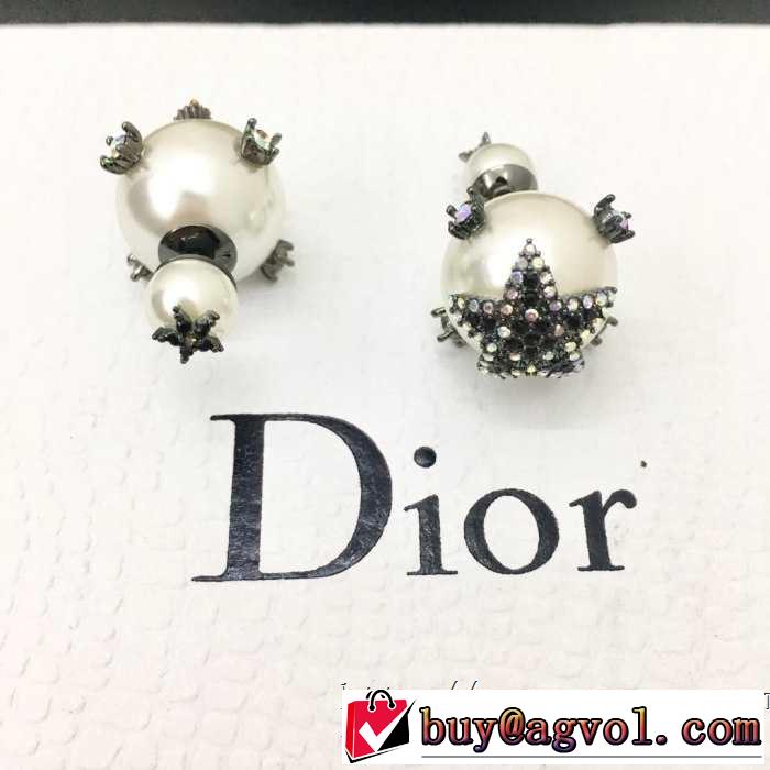 オシャレな印象に ディオール 2019春夏も引き続き人気セール DIOR おしゃれ上級者に挑戦 ピアス 春夏らしい華やか