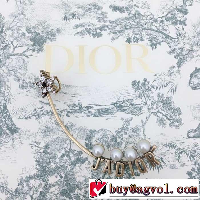 グッと大人っぽい印象に ディオール DIOR 2019年の夏のマスト ピアス ぐっと鮮度がアップ