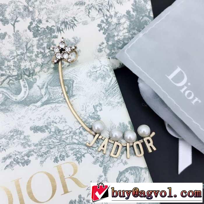 グッと大人っぽい印象に ディオール DIOR 2019年の夏のマスト ピアス ぐっと鮮度がアップ