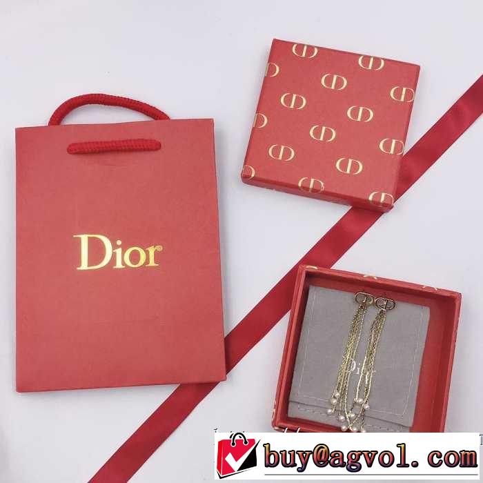 夏らしい抜け感を演出し ディオール おすすめな大人のトレンド DIOR 2019年春夏シーズンの人気 ピアス