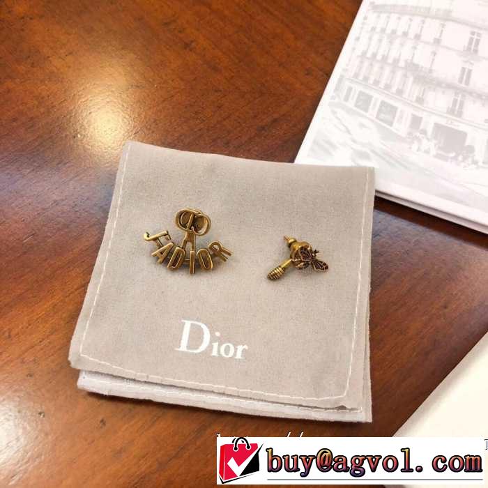 ピアス スタイルUPして着こなす ディオール2019年春夏のトレンドアイテム  DIOR おしゃれな大人の着こなし