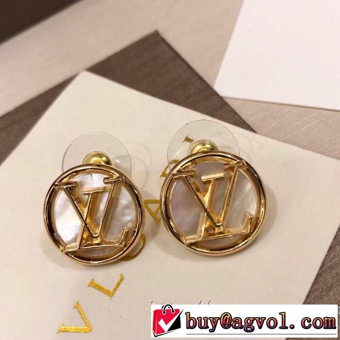 2019即旬な装いに  きちんと感が抜群 ピアス 夏らしい季節感 ルイ ヴィトン LOUIS VUITTON きれいめ上品に