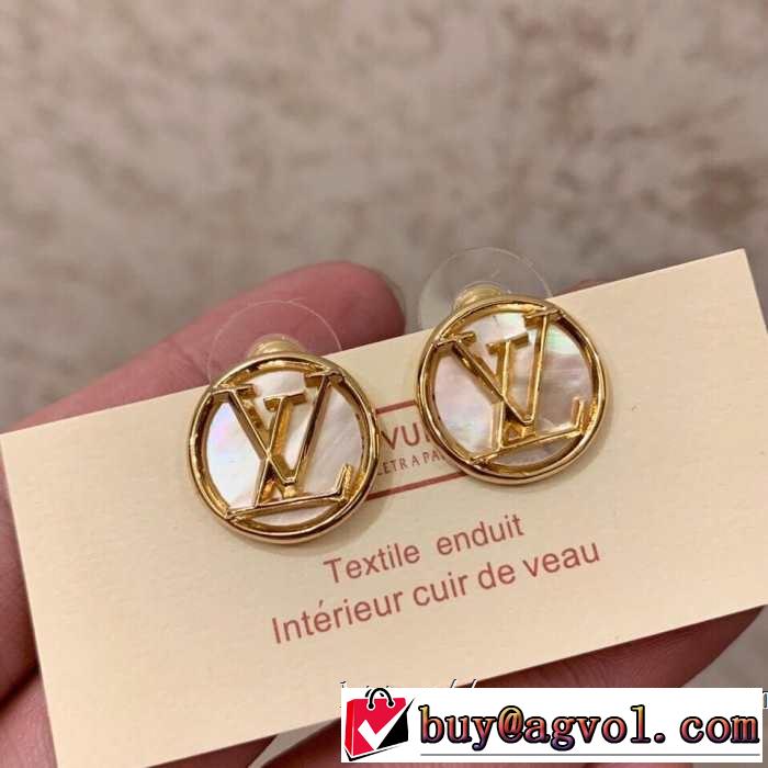 2019即旬な装いに  きちんと感が抜群 ピアス 夏らしい季節感 ルイ ヴィトン LOUIS VUITTON きれいめ上品に