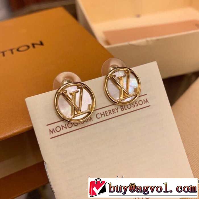 2019即旬な装いに  きちんと感が抜群 ピアス 夏らしい季節感 ルイ ヴィトン LOUIS VUITTON きれいめ上品に
