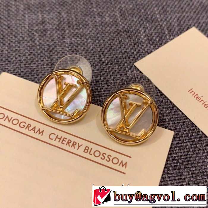 2019即旬な装いに  きちんと感が抜群 ピアス 夏らしい季節感 ルイ ヴィトン LOUIS VUITTON きれいめ上品に