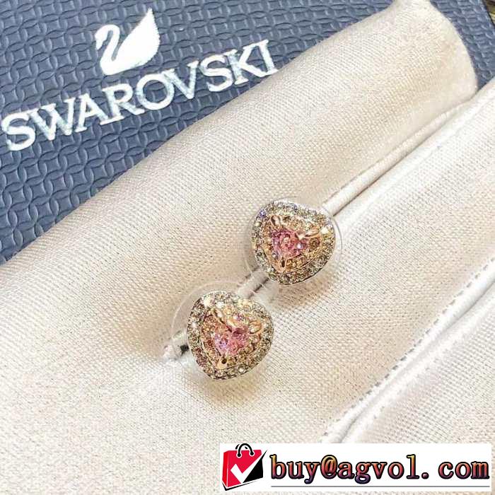 ピアス スワロフスキー SWAROVSKI 春夏シンプルファッションでOK！ 2019春夏の大注目トレンド