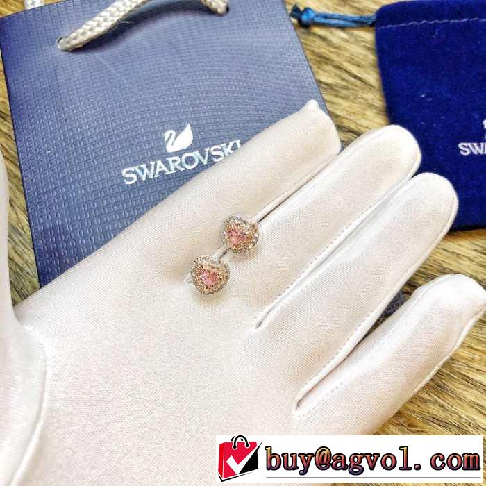 ピアス スワロフスキー SWAROVSKI 春夏シンプルファッションでOK！ 2019春夏の大注目トレンド