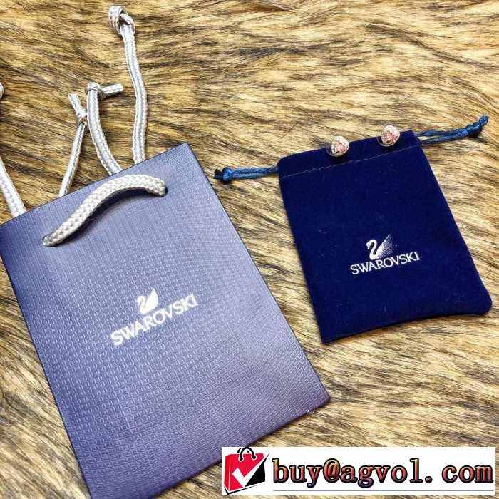 ピアス スワロフスキー SWAROVSKI 春夏シンプルファッションでOK！ 2019春夏の大注目トレンド