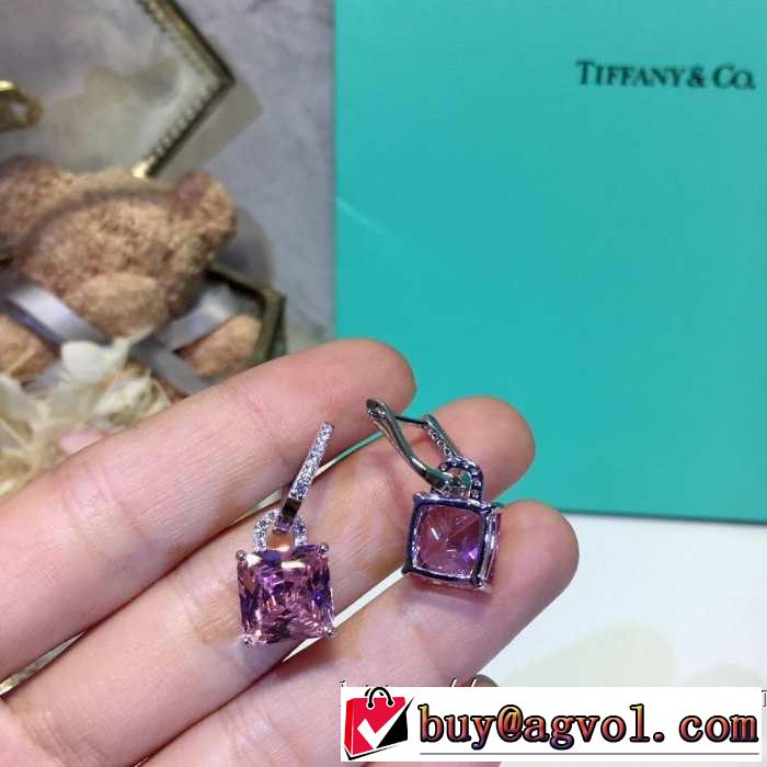 リラックス感のあるゆったり ピアス ティファニー 《2019年》今、注目のストリート Tiffany&Co 今年春夏ファション流行り
