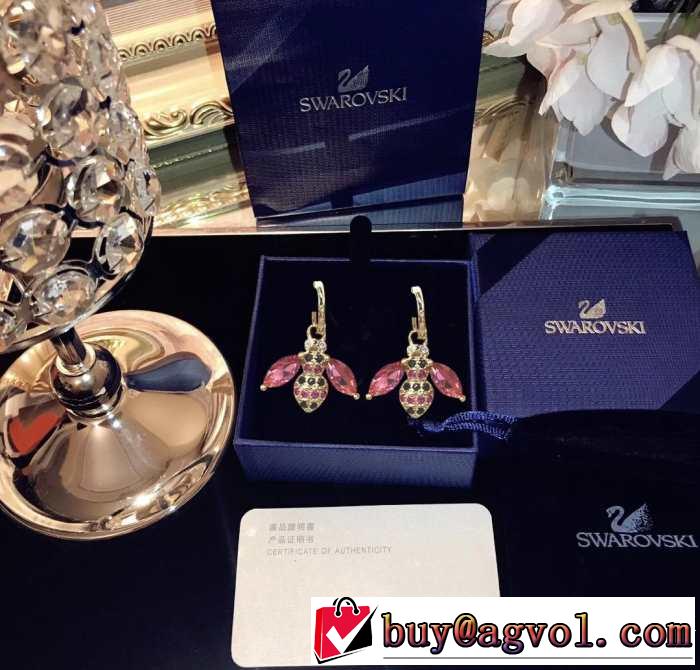 スワロフスキー SWAROVSKI イヤリング  《2019年》今、注目のストリート 人気夏ファションおすすめ