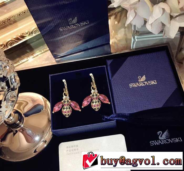 スワロフスキー SWAROVSKI イヤリング  《2019年》今、注目のストリート 人気夏ファションおすすめ
