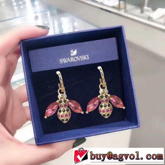スワロフスキー SWAROVSKI イヤリング  《2019年》今、注目のストリート 人気夏ファションおすすめ