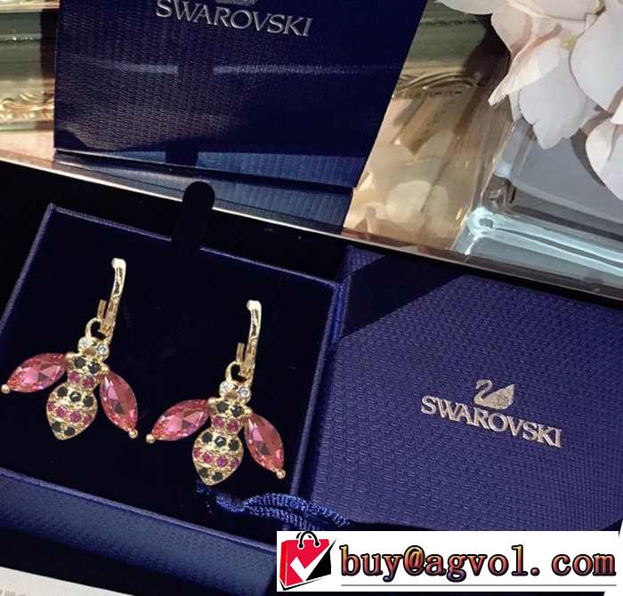 スワロフスキー SWAROVSKI イヤリング  《2019年》今、注目のストリート 人気夏ファションおすすめ